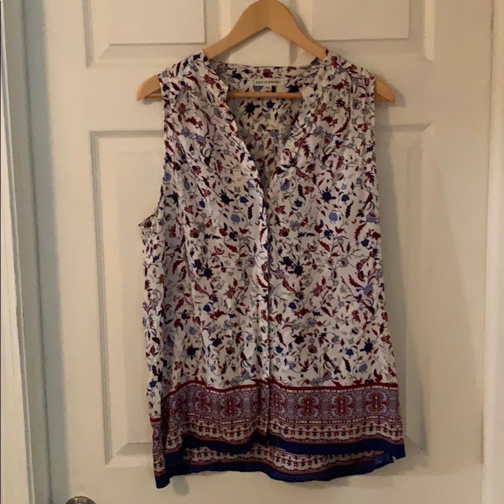Artisan NY brand floral sleeveless blouse